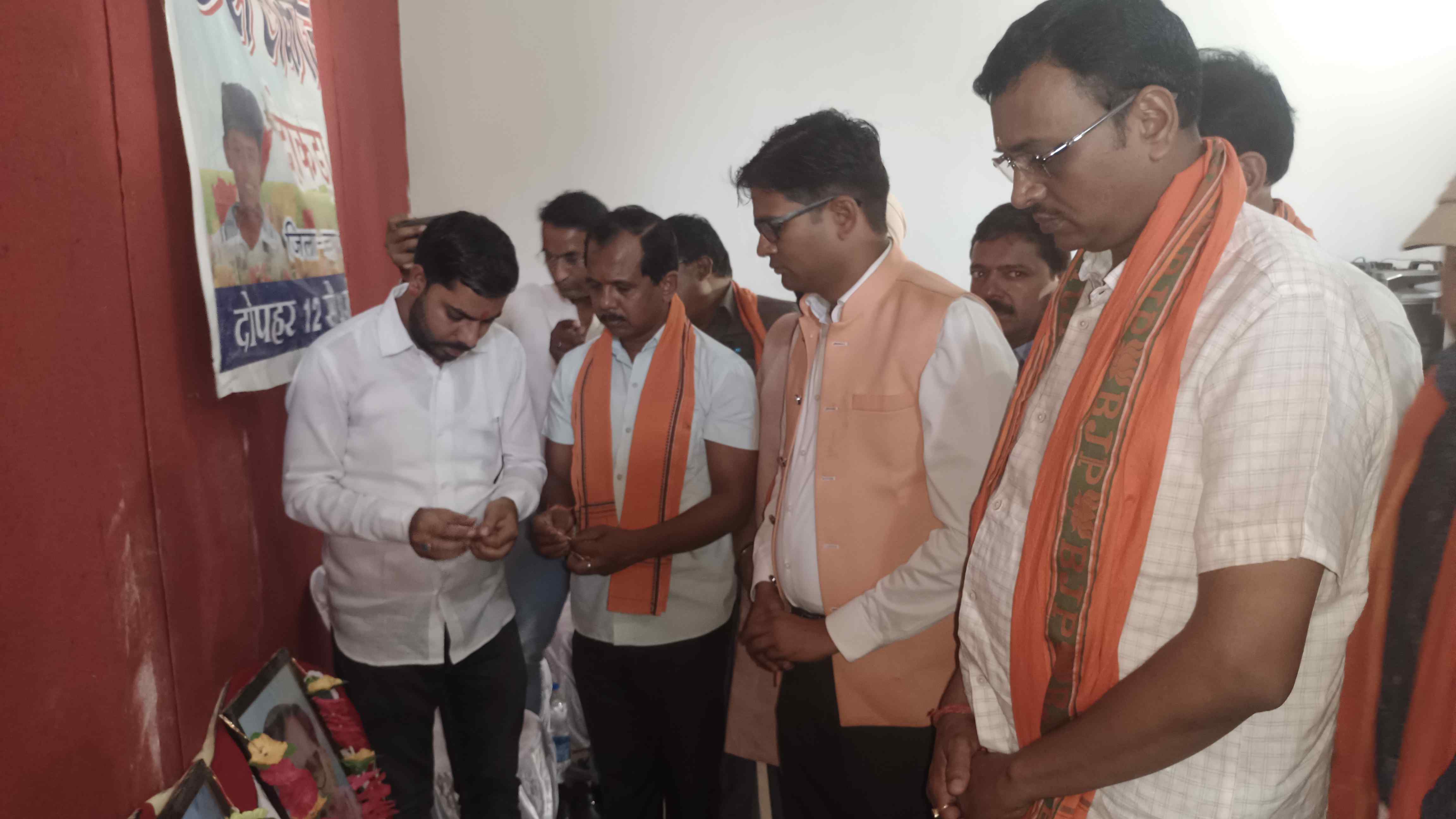 भाजपा के प्रदेश महामंत्री ओपी चौधरी ने ली कार्यकर्ताओं की बैठक,वन टू वन चर्चा कर दिया जीत का गुरुमंत्र